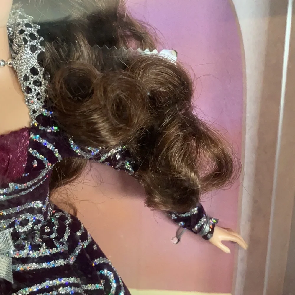 Mattel 17666 Winter Fantasy Barbie Special Edition
